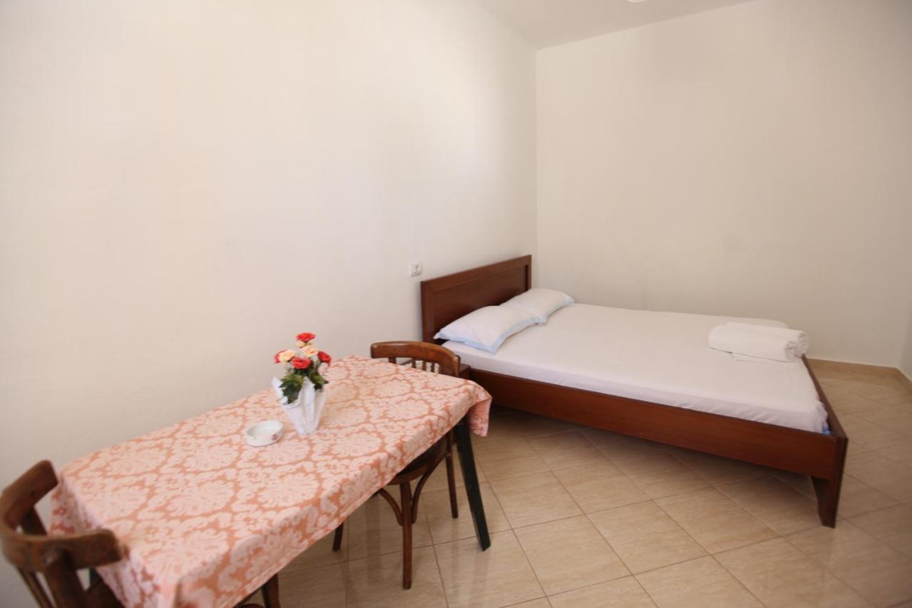Hotel Lagjini Lukovë Buitenkant foto