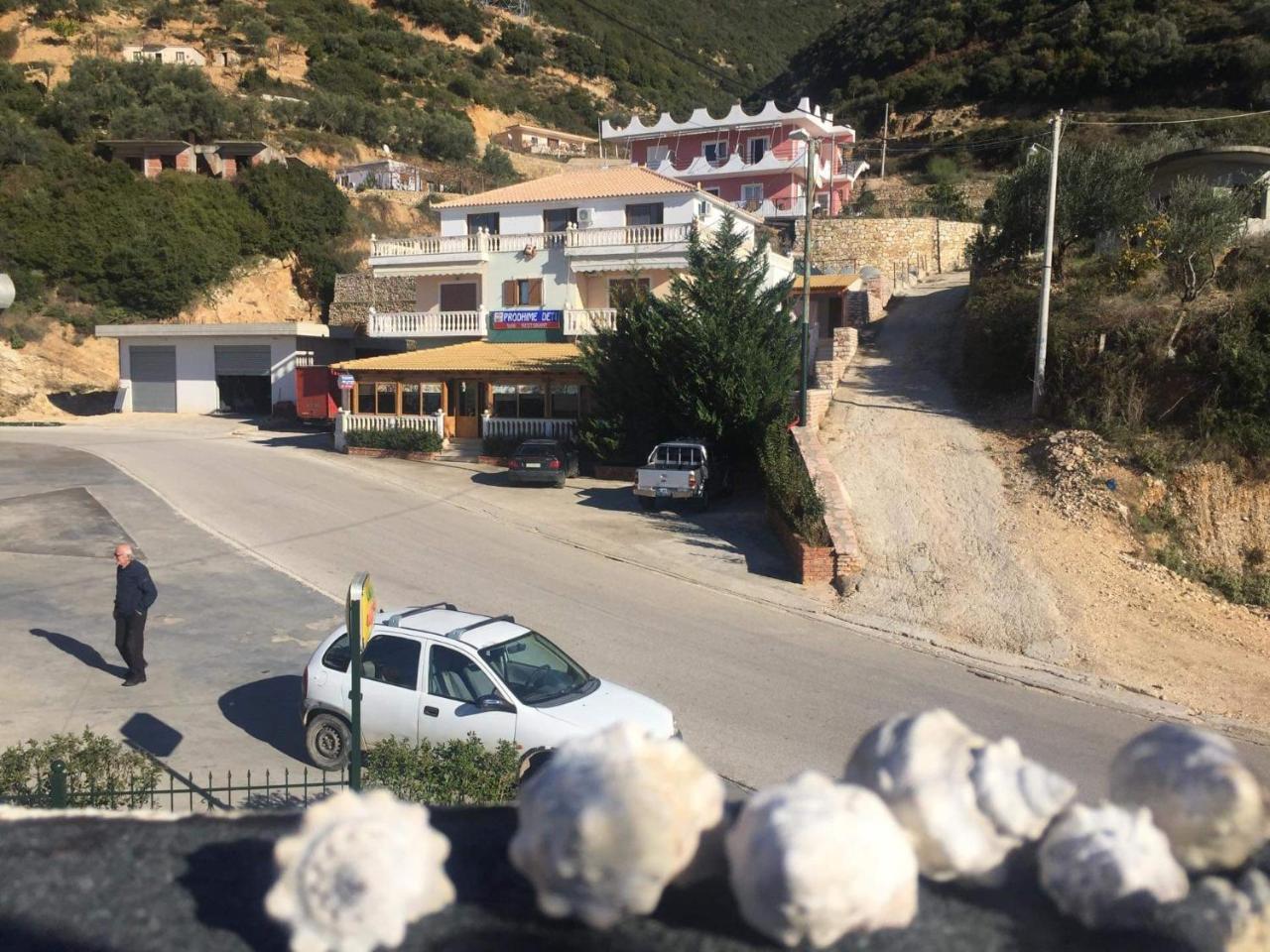 Hotel Lagjini Lukovë Buitenkant foto