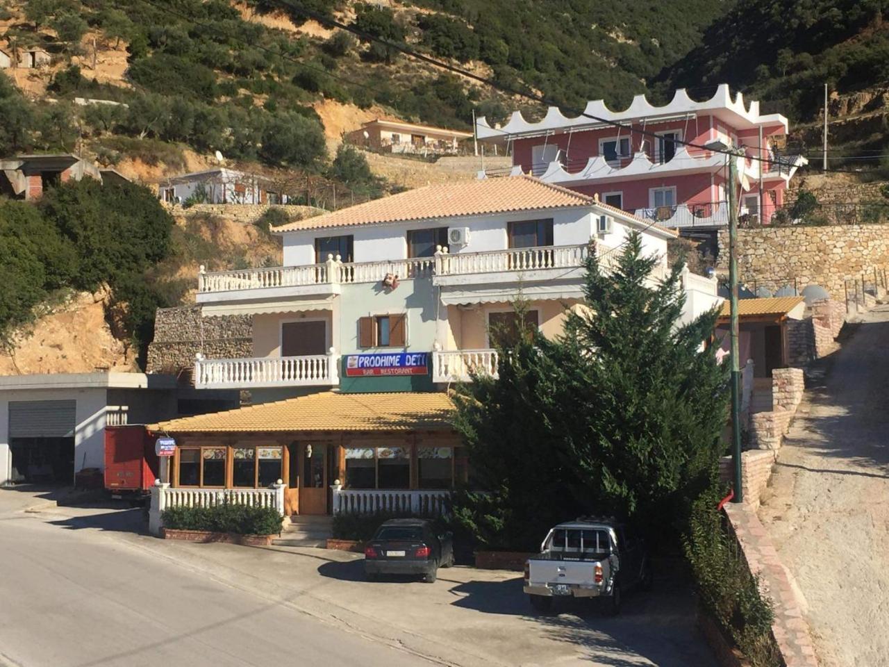 Hotel Lagjini Lukovë Buitenkant foto