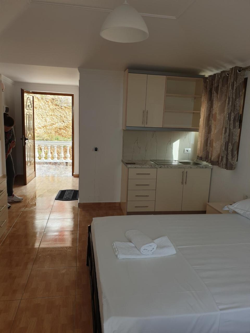 Hotel Lagjini Lukovë Buitenkant foto